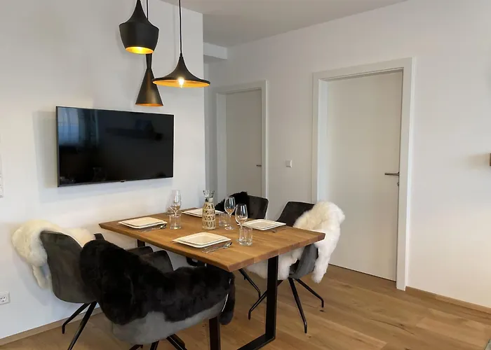 Local View - By Mynests