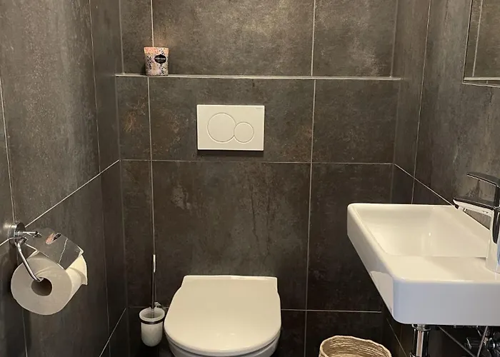 Local View - By Mynests Grobming